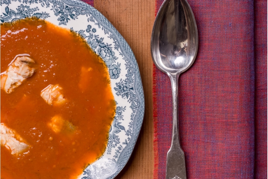 Halászlé – zupa z karpia po węgiersku